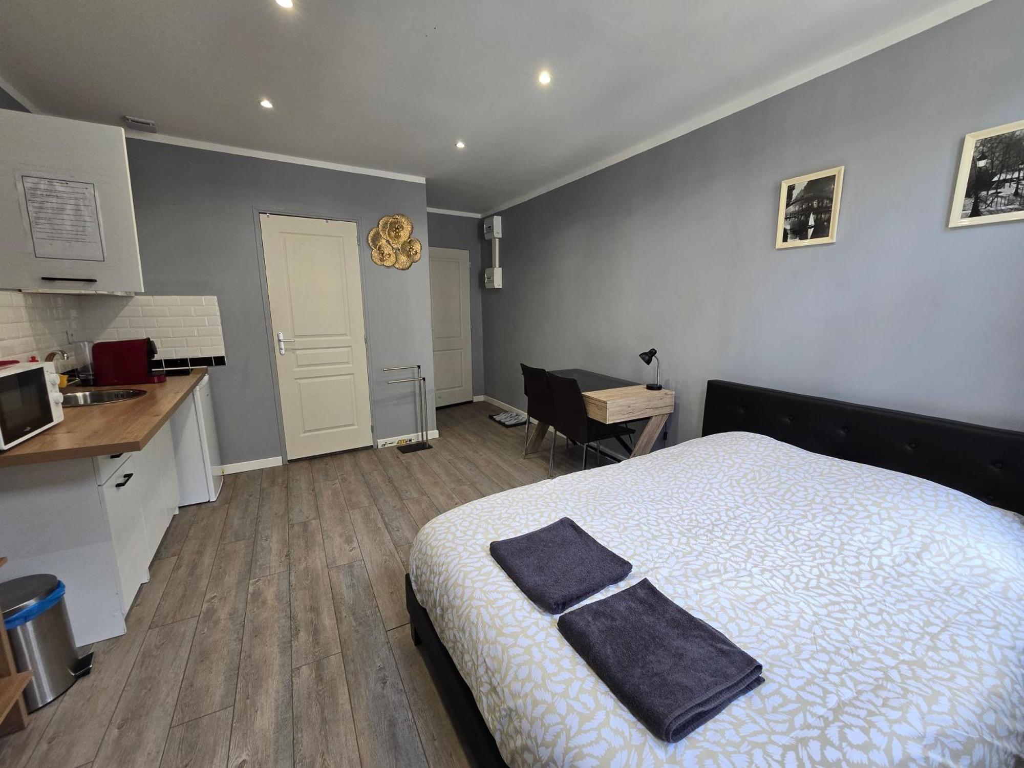 Appartement Hypercentre 301 +Wifi+Independant+ Cuisine Toilette Salle De Bain Privative Valenciennes Eksteriør billede