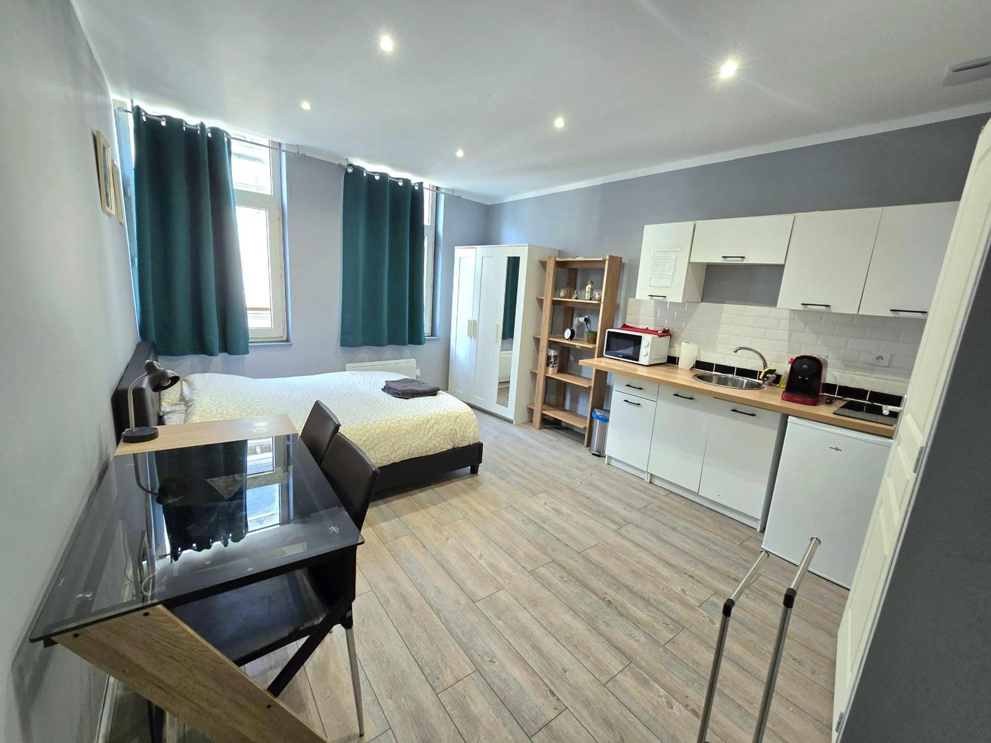 Appartement Hypercentre 301 +Wifi+Independant+ Cuisine Toilette Salle De Bain Privative Valenciennes Eksteriør billede